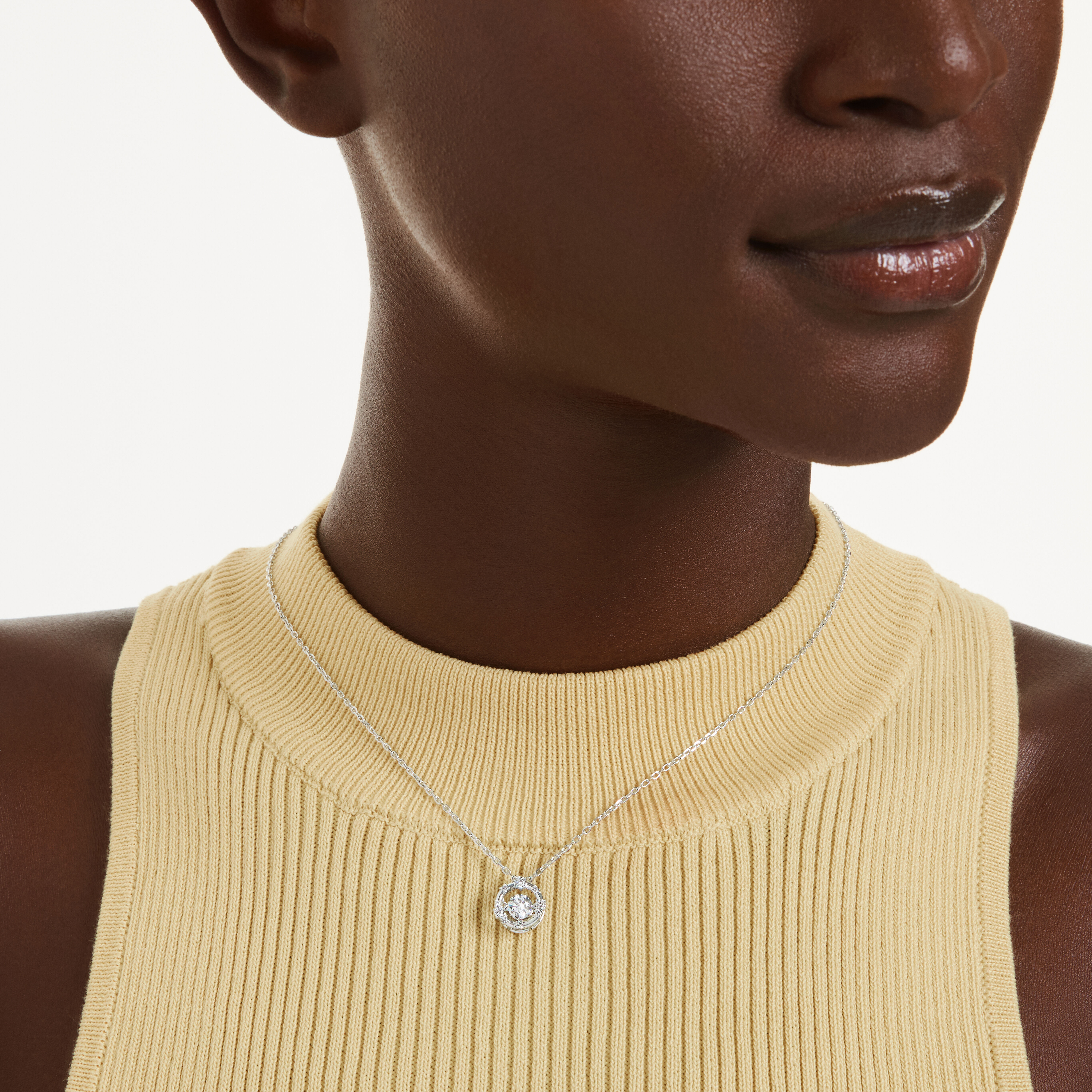 swarovski قلادة constella، قطع مستدير، حجر متراقص، لون أبيض، طلاء روديوم