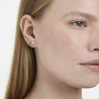 swarovski magic stud earrings  mixed cuts  snowflake  white  18k gold finish