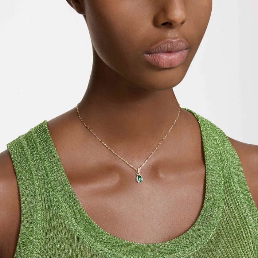swarovski chroma pendant  pear cut  green  gold tone plated