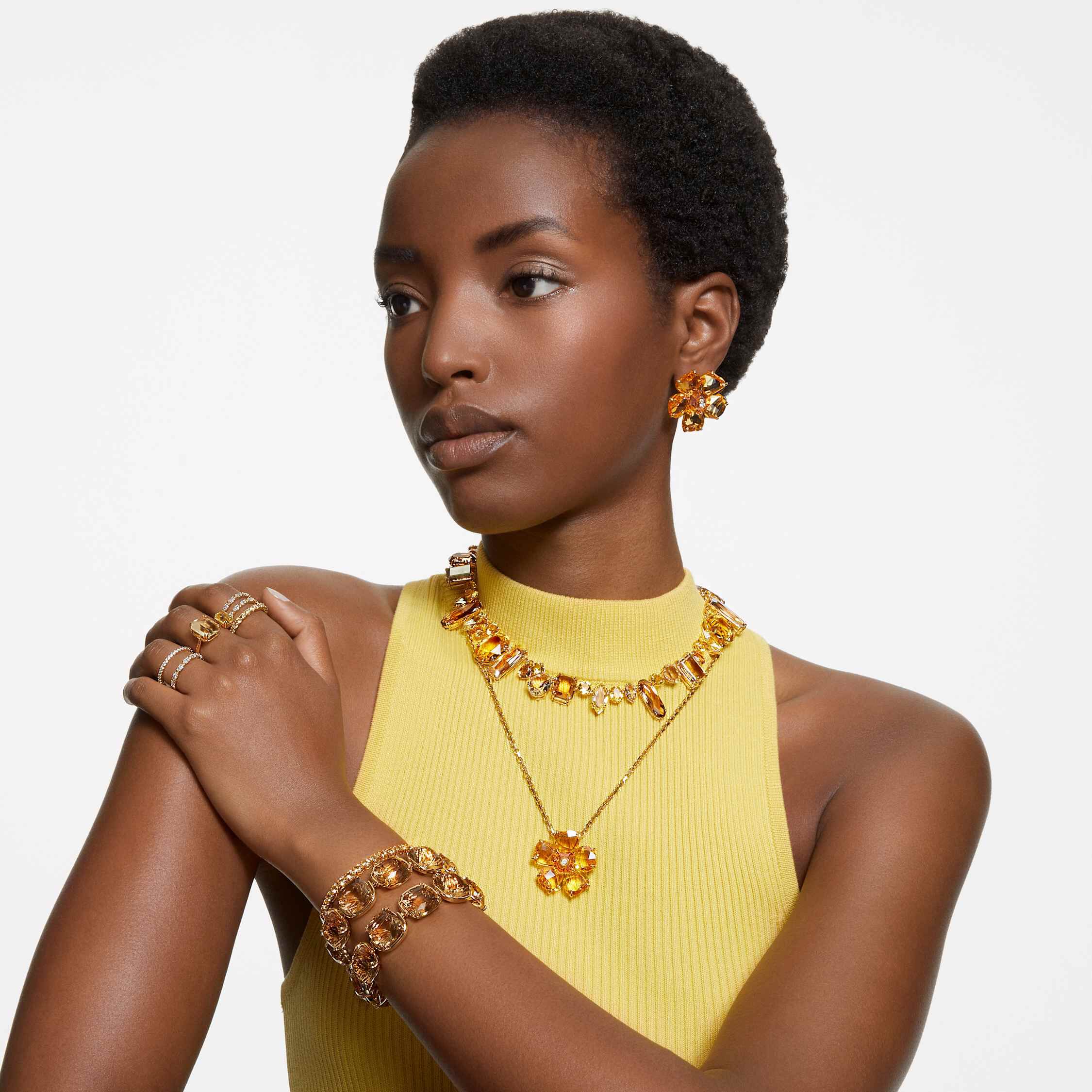 swarovski خاتم matrix vittore، قطع مستدير، لون أبيض، طلاء بلون ذهبي