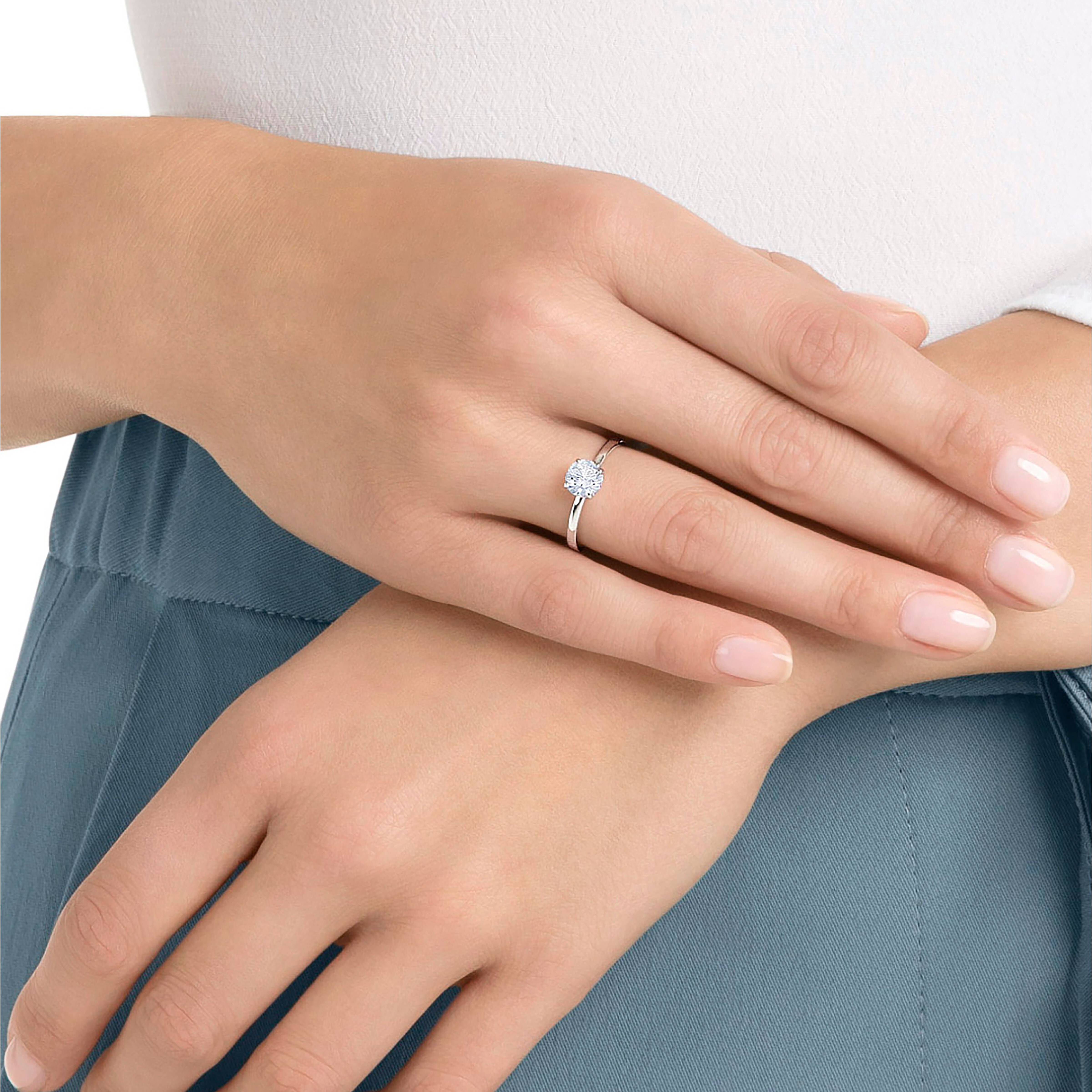 swarovski attract round ring  white  rhodium plating