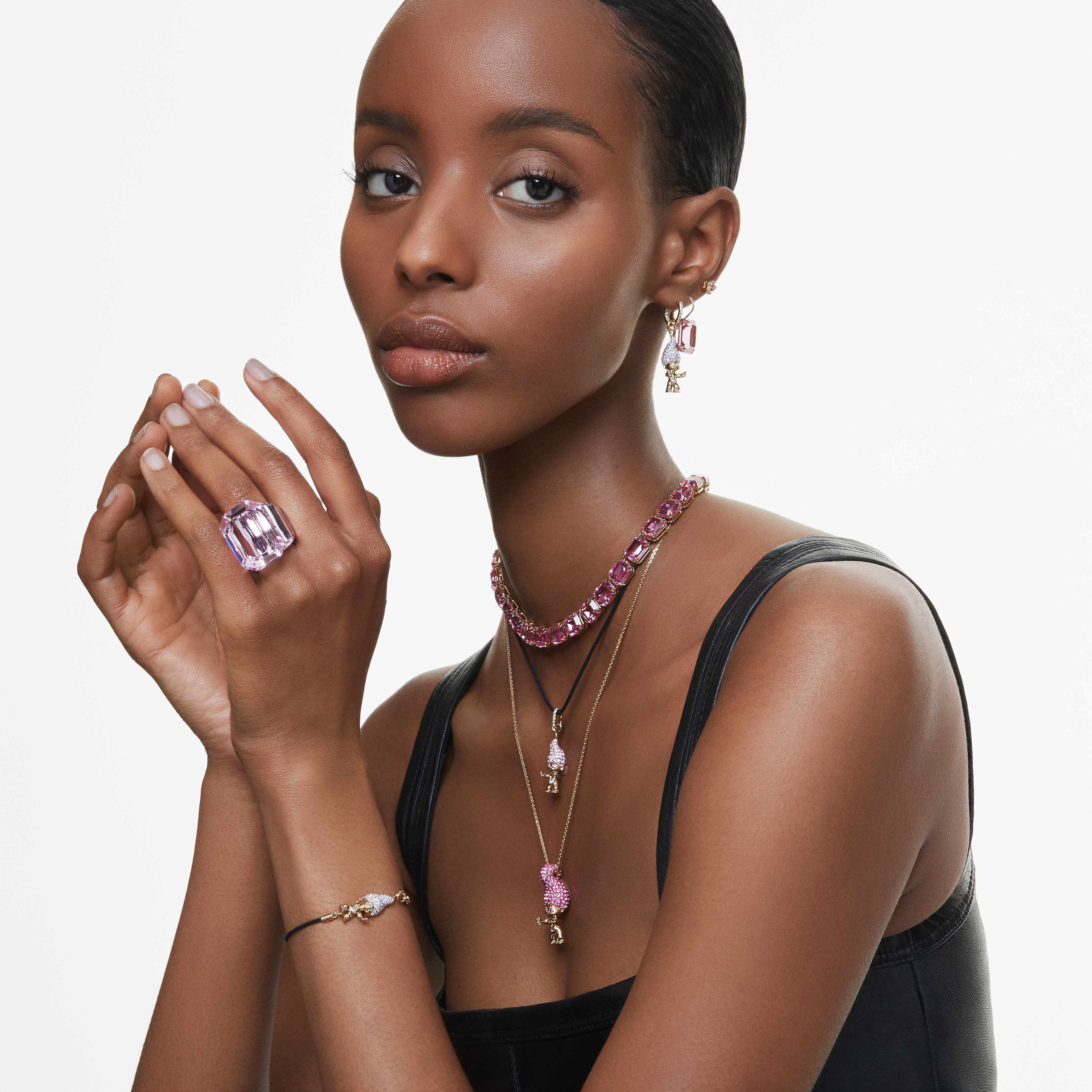 swarovski أقراط millenia، مزدانة بكريستالات مثمنة، لون وردي، طلاء ذهبي وردي