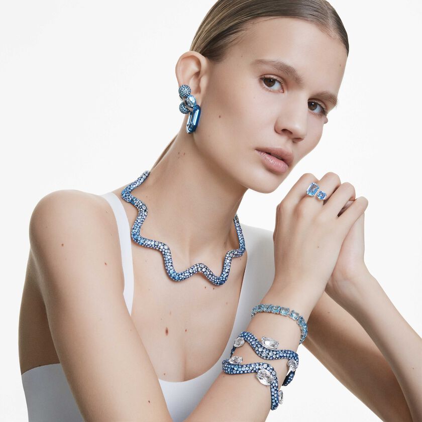 swarovski سوار millenia، مزدان بكريستالات مربعة، لون أزرق، طلاء روديوم
