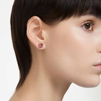 swarovski أقراط دبوسية birthstone، قطع مربع، شهر يوليو، لون أحمر، طلاء روديوم