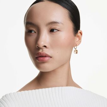 swarovski أقراط متدلية millenia، قطع مربع، لون كراميل، طلاء باللون الذهبي