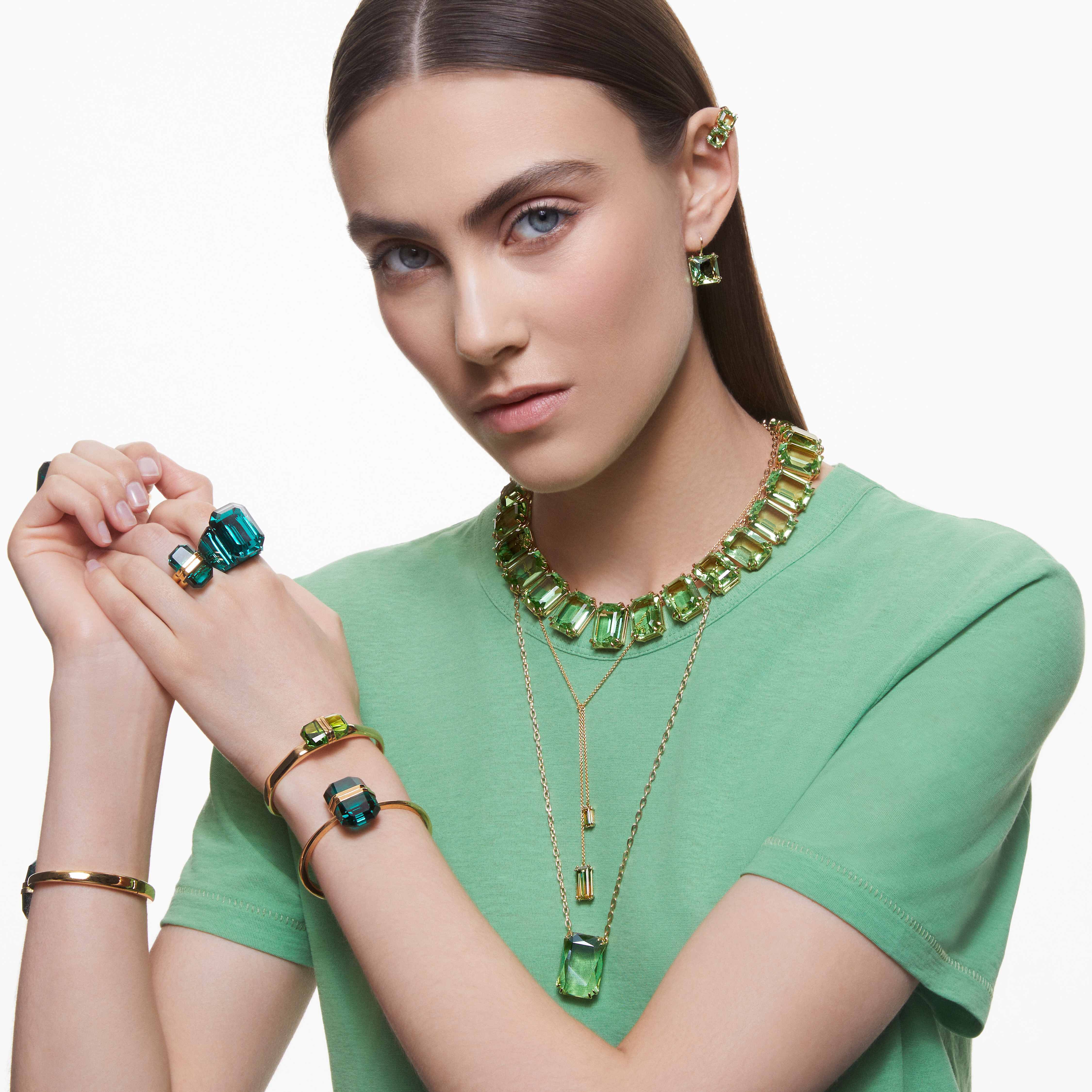 swarovski millenia pendant  green  gold tone plated