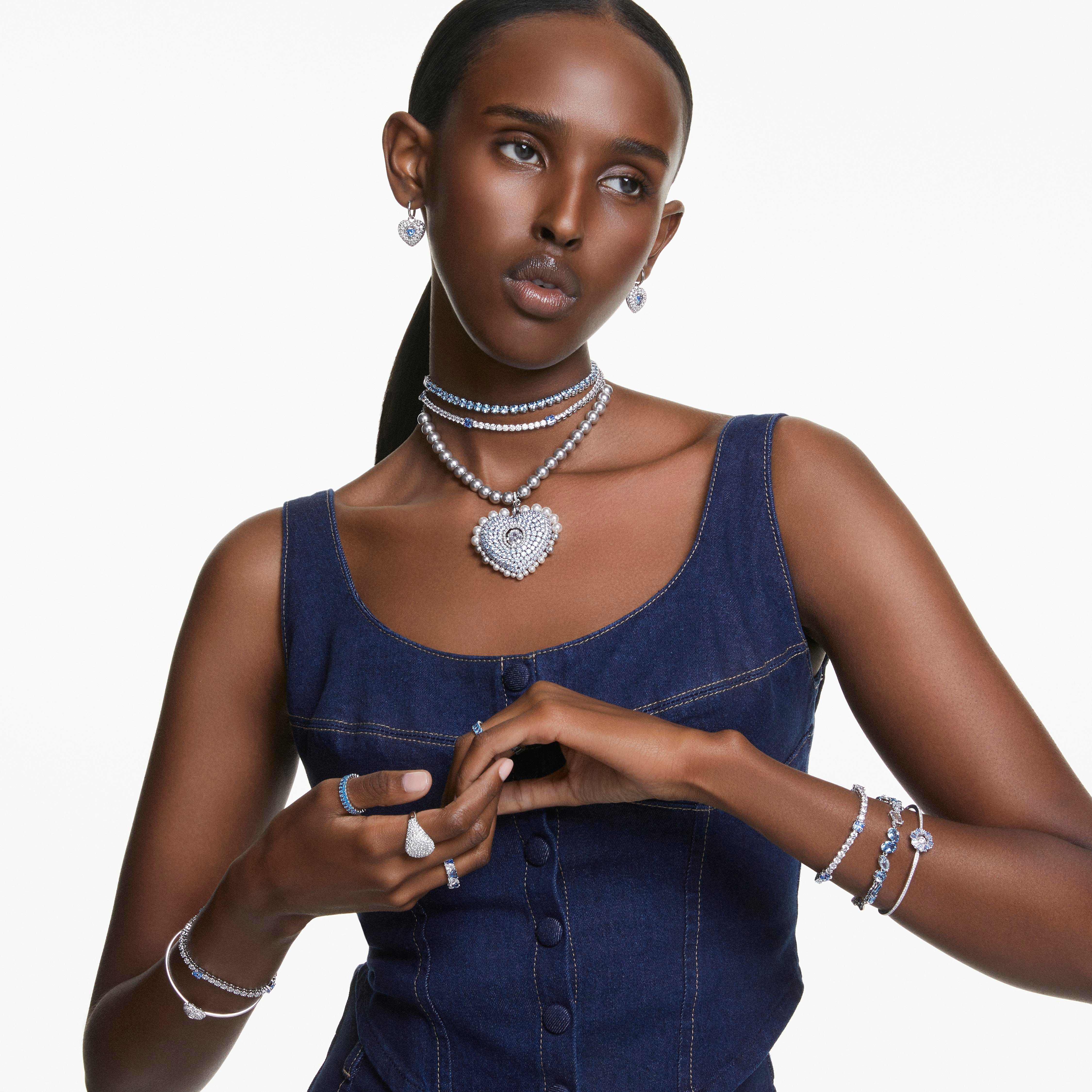 swarovski idyllia bangle  heart  white  rhodium plated