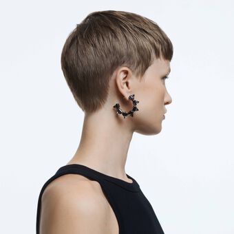 swarovski أقراط chroma حلقية، مزدانة بكريستالات هرمية، لون رمادي، طلاء روثينيوم