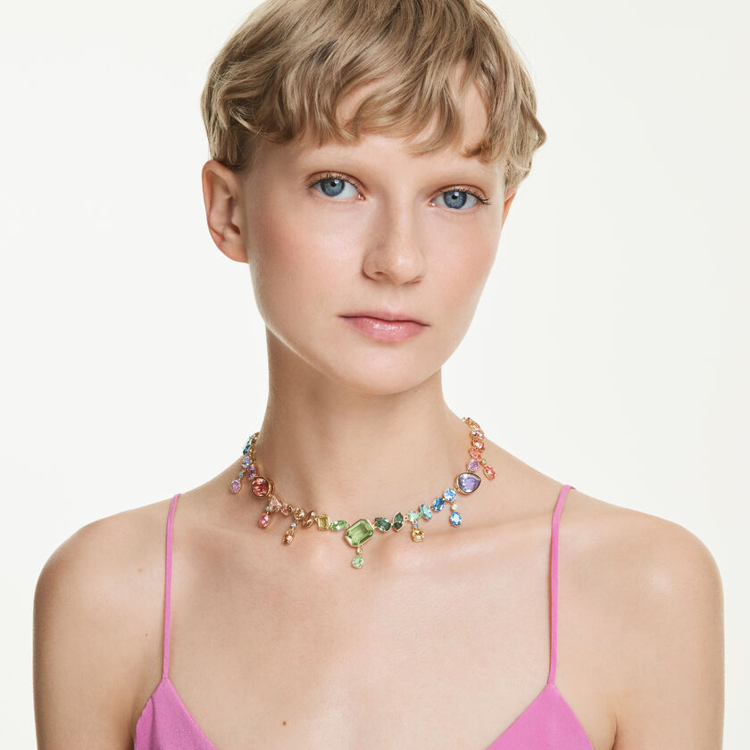 swarovski عقد gema، قطع متنوع، أحجار كريستال متدلية، ألوان متعددة، لمسة نهائية من الذهب عيار 18 قيراط
